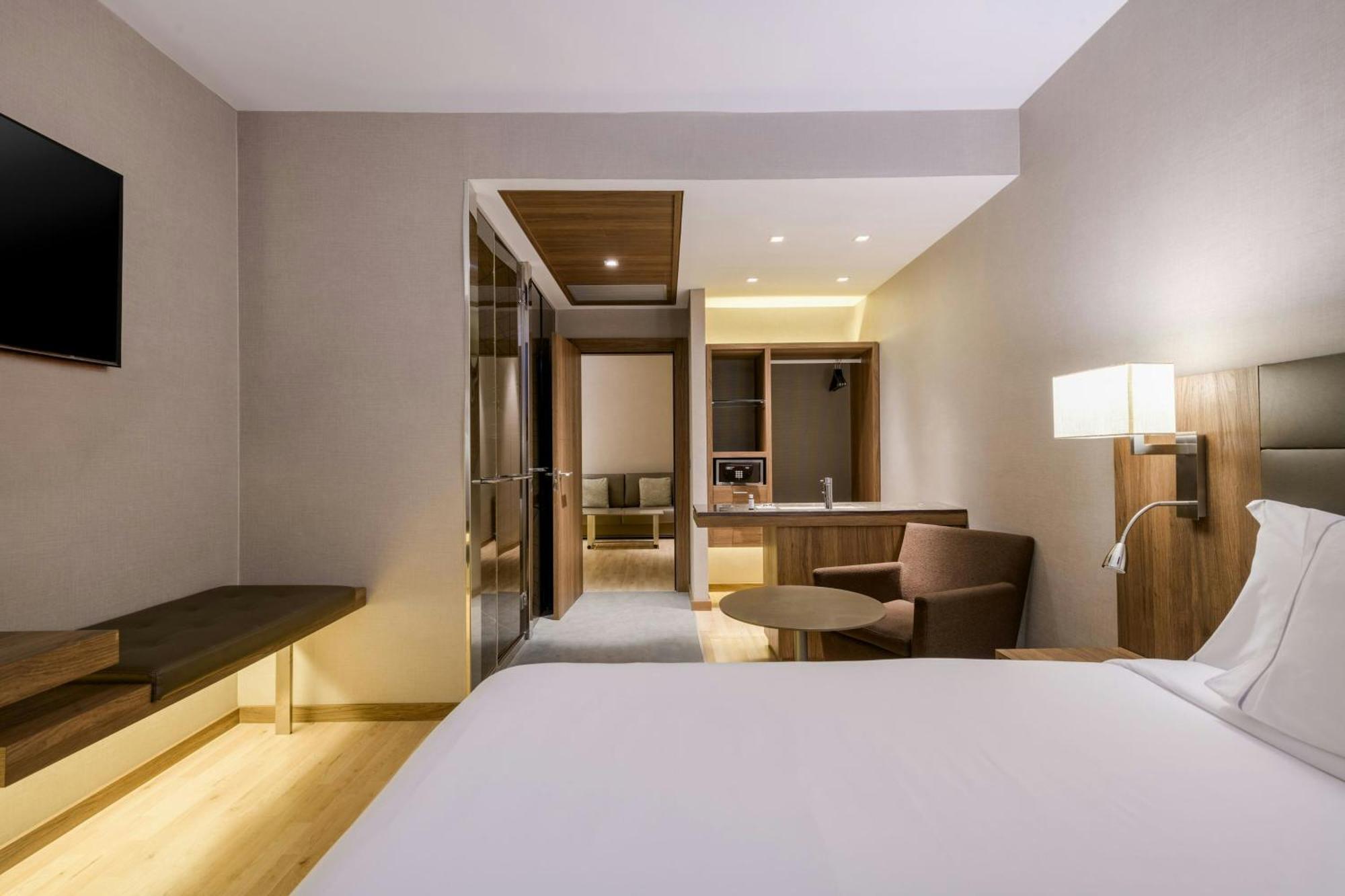 Ac Hotel La Finca By Marriott Pozuelo de Alarcón Εξωτερικό φωτογραφία